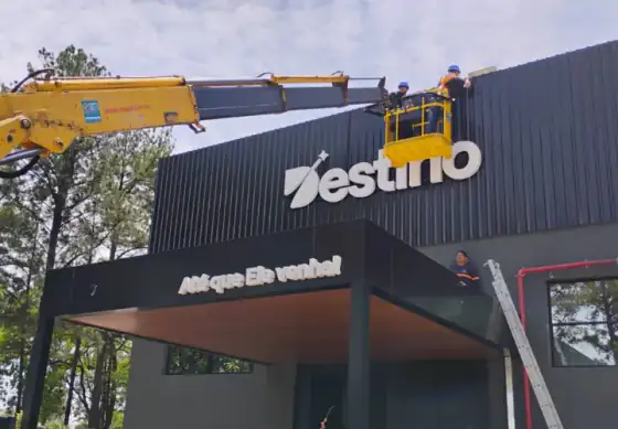 Operação com Cesto Aéreo no Munck