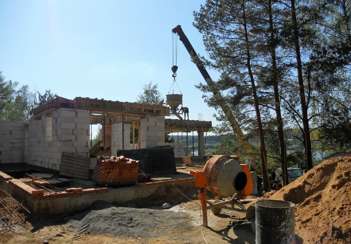 Construção com Equipamentos Alugados