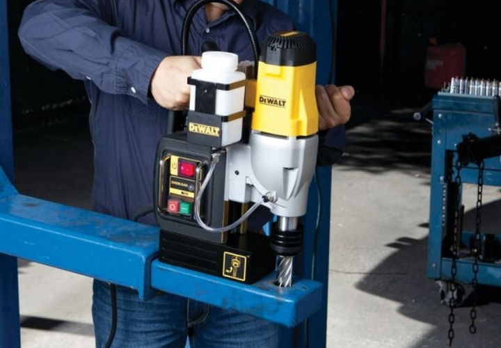 Furadeira Magnética industrial Dewalt
